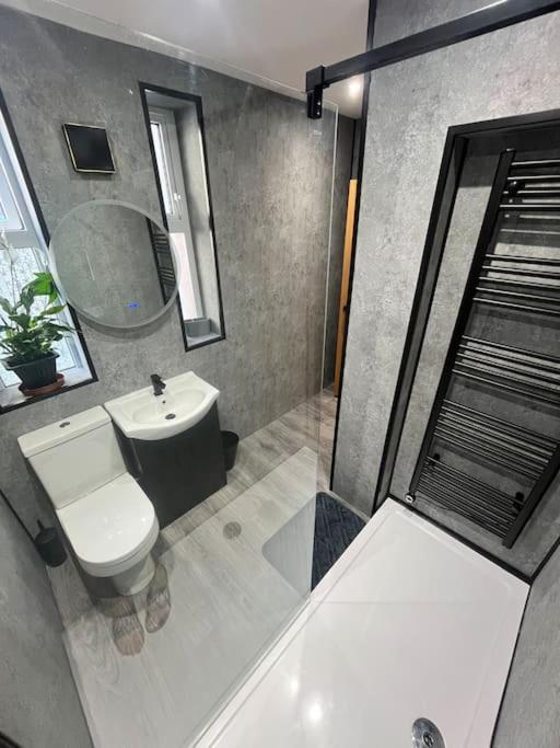 Stunning 2 Bedroom Ground Floor Sea View Apartment Rhôs-on-Sea Dış mekan fotoğraf